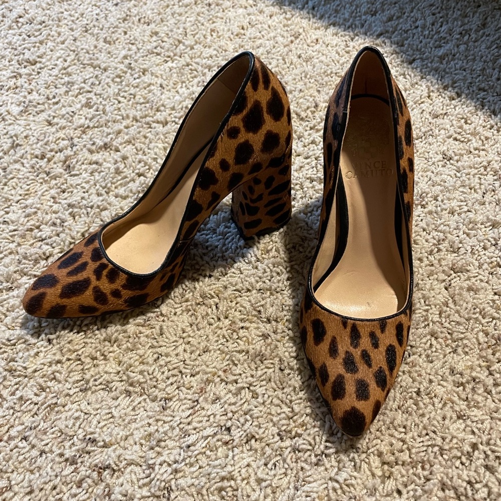 Vince Camuto cow hair leather pumps size 5.5
